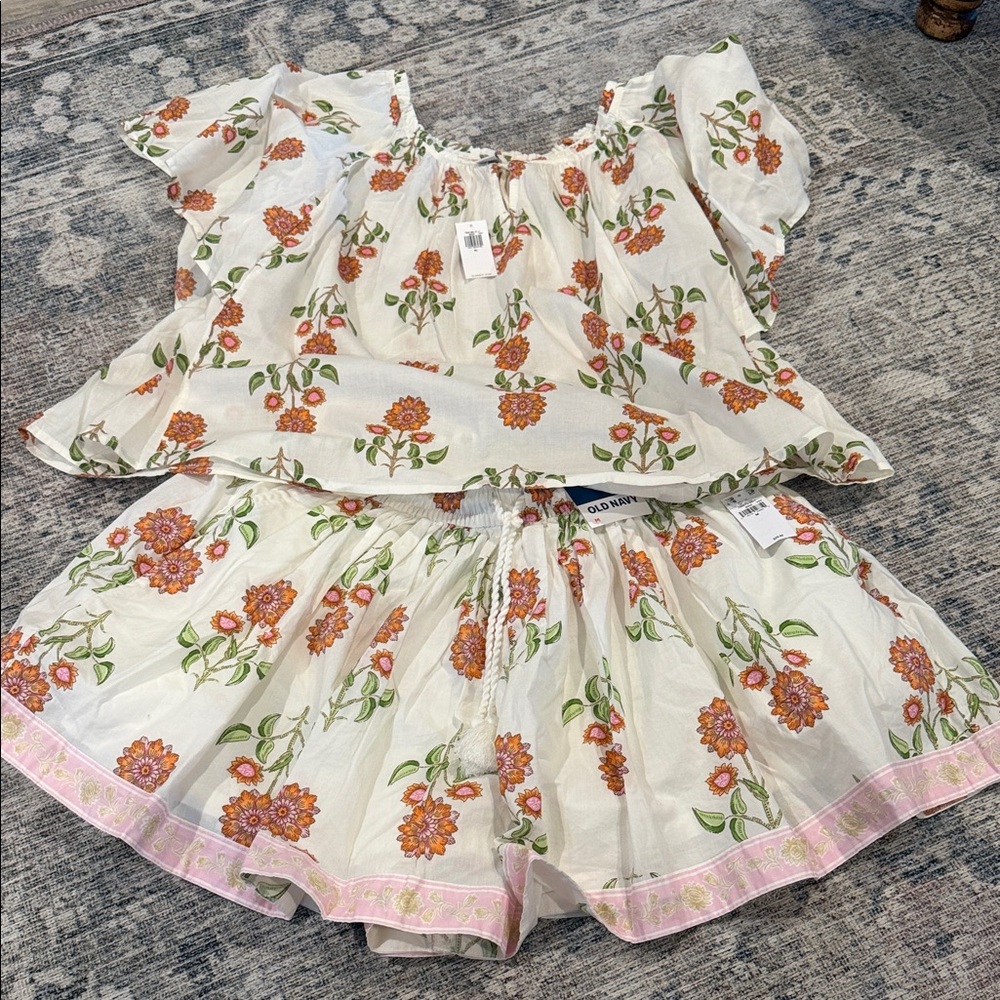 Old Navy floral short and flutter sleeve top set